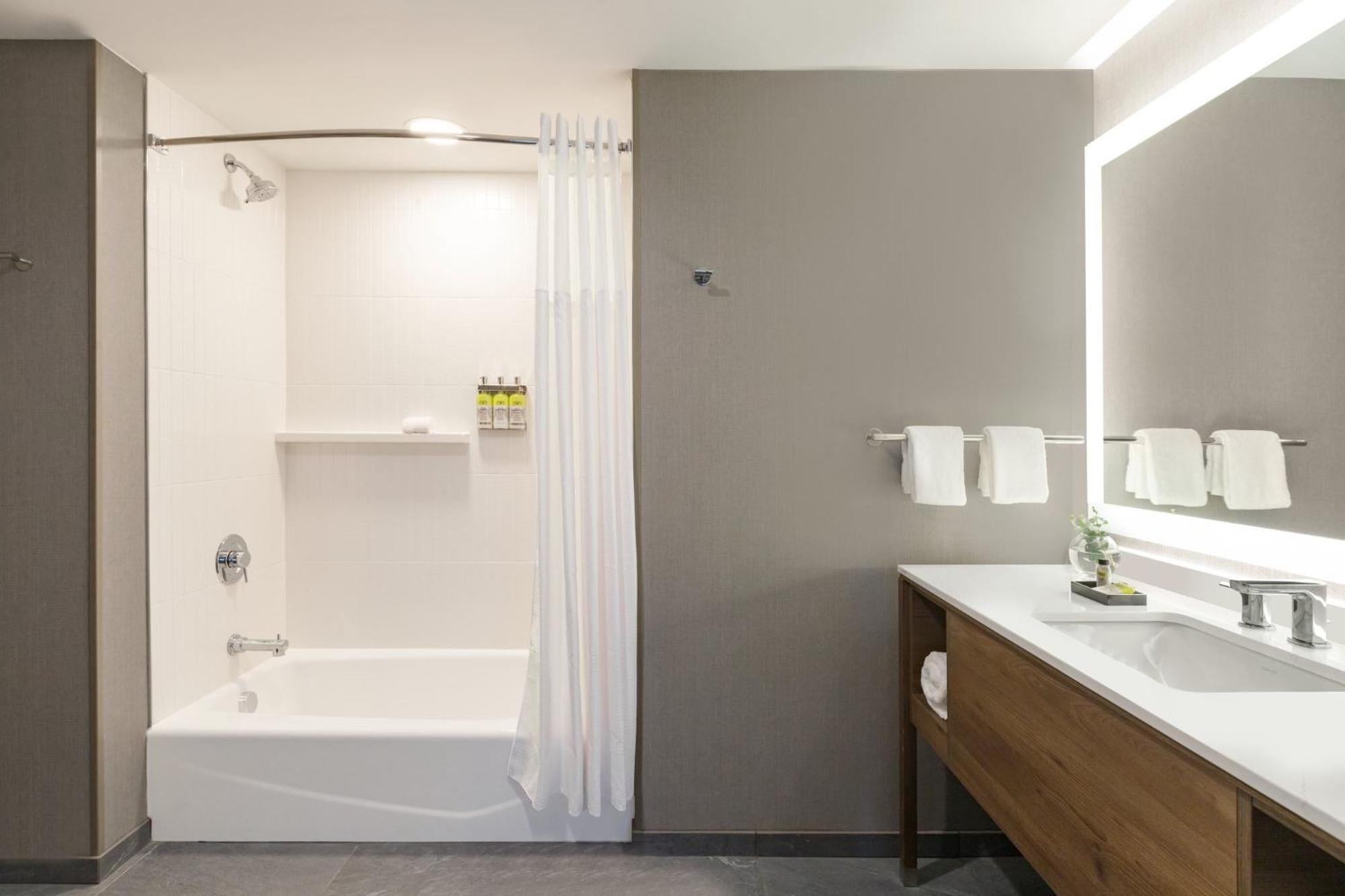 Staybridge Suites Rochester - Mayo Clinic Area By Ihg Εξωτερικό φωτογραφία